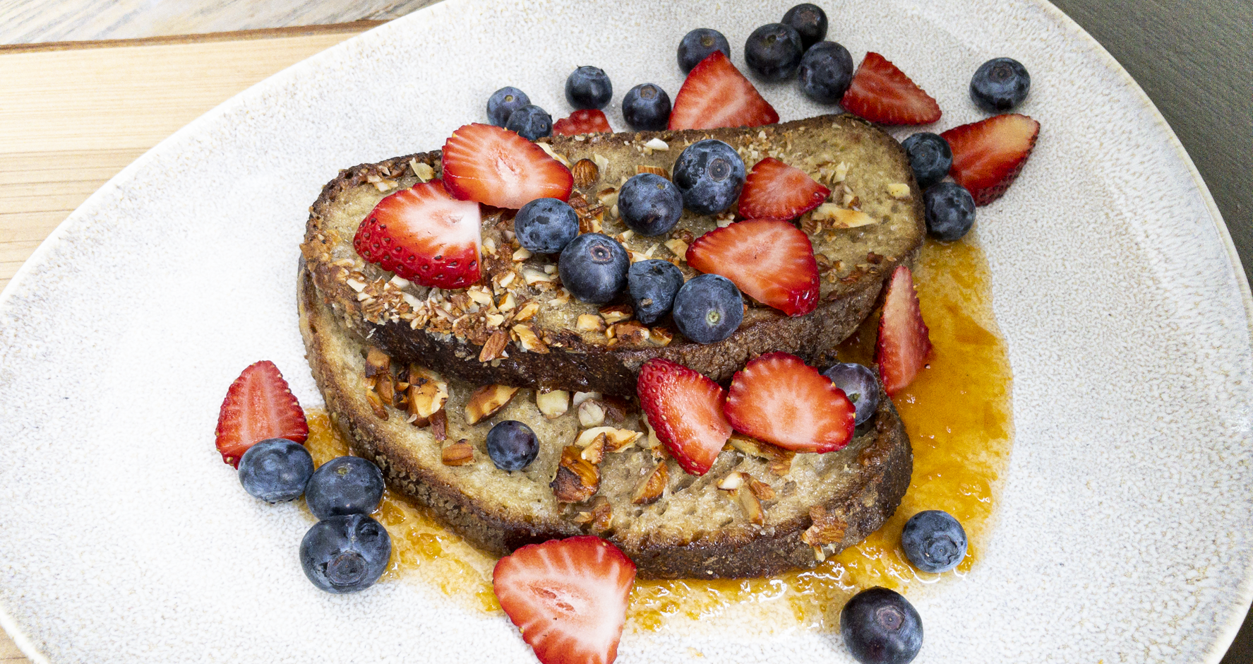 french toast with berries